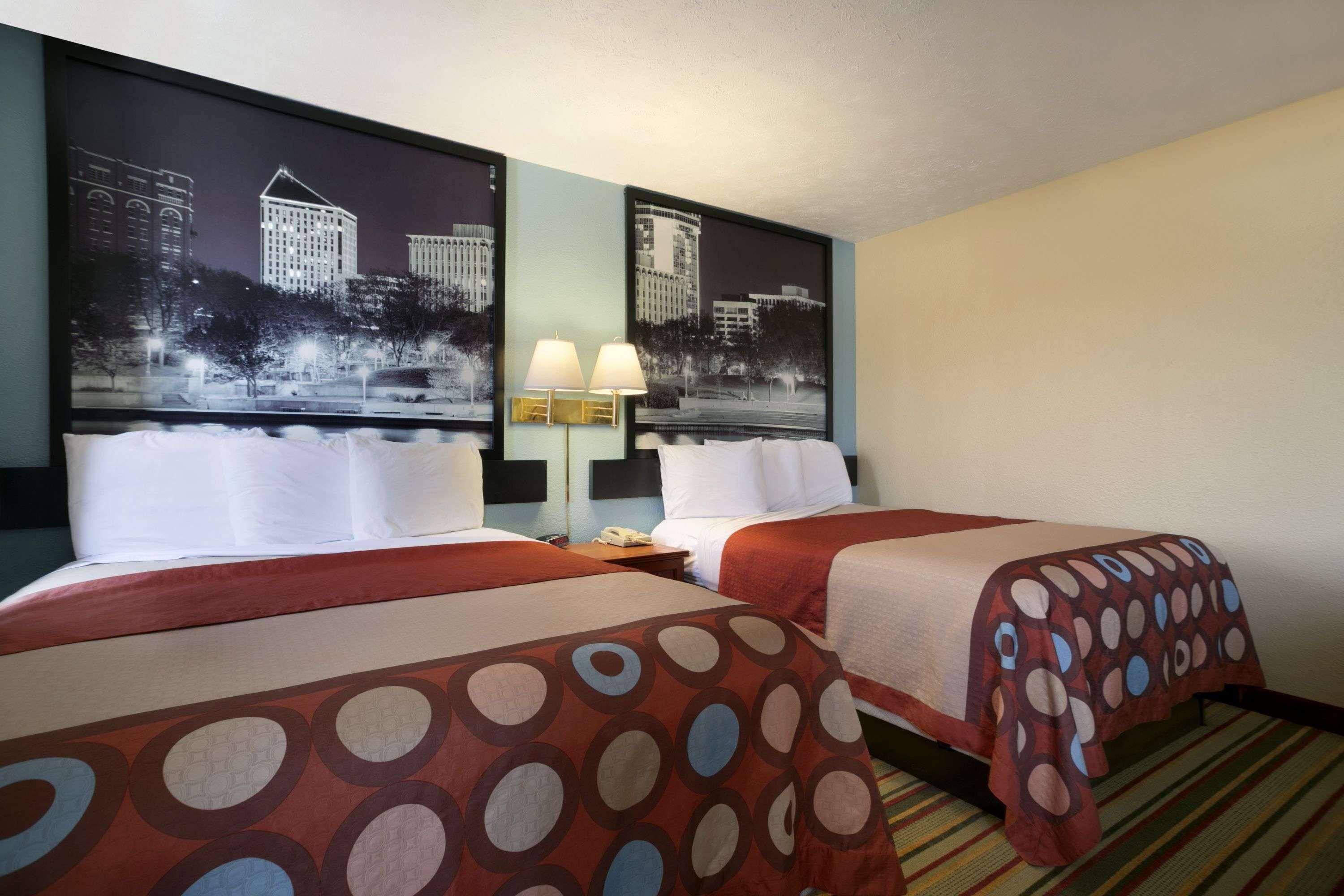 Super 8 By Wyndham Park City/North Wichita Area Exterior foto